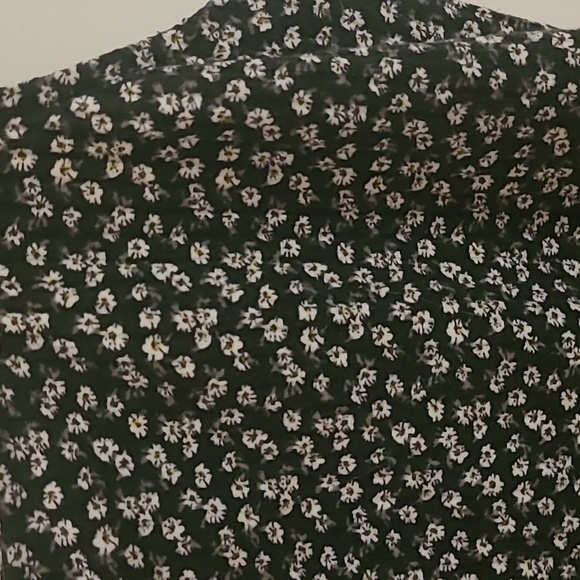 3/$27 Lily morgan floral tank - Picture 2 of 3